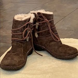 UGG size 10 Sherpa and suede boots gently worn